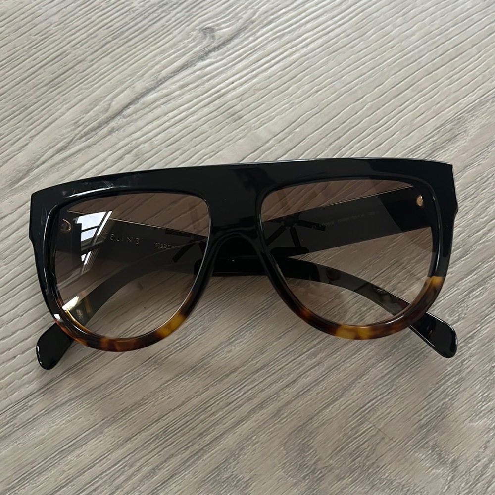 Celine sunglasses great condition with felt case